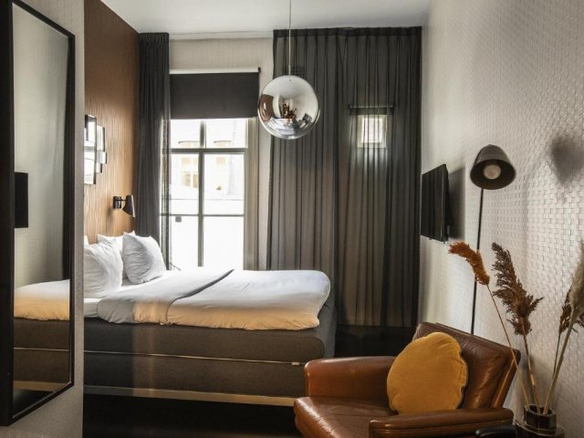 Overnacht in een modern hotel in Amsterdam