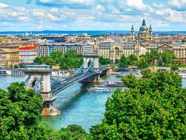 Stedentrip naar de indrukwekkende hoofdstad <b>Boedapest</b> incl. vlucht en ontbijt