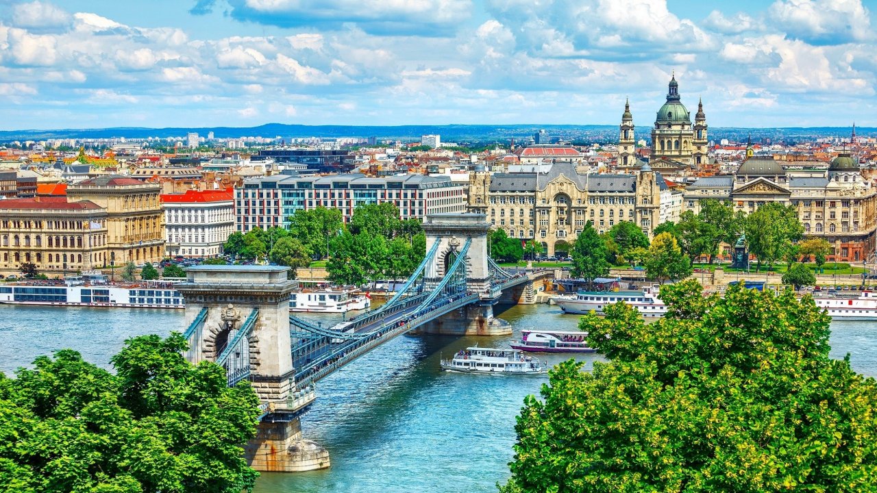 Stedentrip naar de indrukwekkende hoofdstad <b>Boedapest</b> incl. vlucht en ontbijt