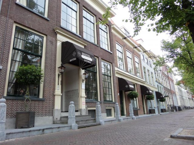 Boek een kamer aan de gracht in het centrum van Delft