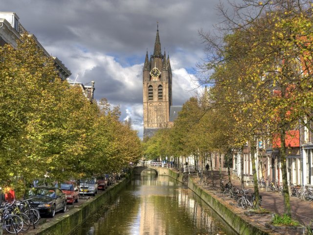 FLASHDEAL! ⚡ Verblijf in een monumentaal grachtenpand in <b>Delft</b> incl. ontbijt