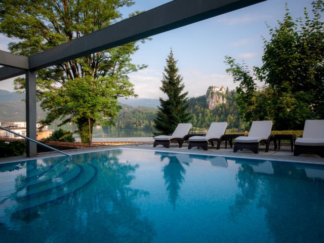 Geniet in een luxe 4*-hotel vlakbij het meer van <b>Bled</b> incl. ontbijt of halfpension