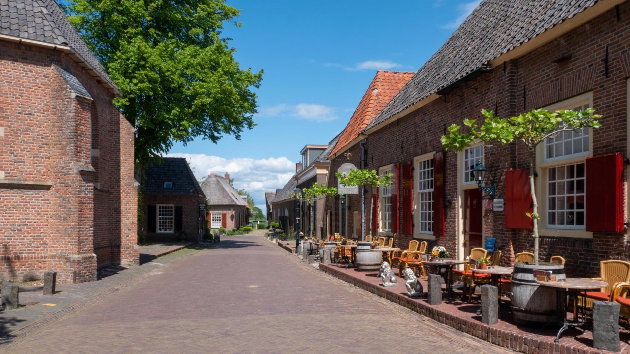 Verblijf in sfeervol hotel incl. ontbijt in het kleinste stadje van Nederland: <b>Bronkhorst</b>