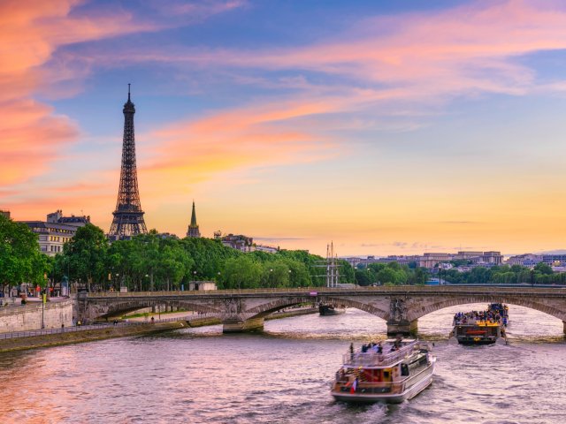 Liefdesstad <b>Parijs</b> incl. ontbijt en diner cruise op de Seine