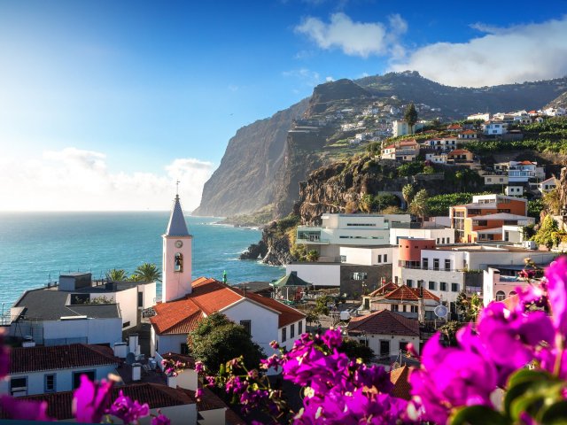 Geniet van een zonvakantie op het Portugese eiland Madeira inclusief vlucht en ontbijt!