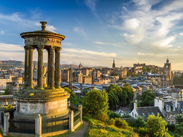 Bewonder de Schotse hoofdstad <b>Edinburgh</b> incl. vlucht