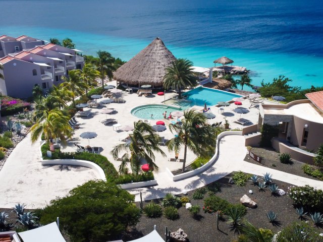 Onthaast je in een luxe 4*-hotel op <b>Curaçao</b> incl. vlucht