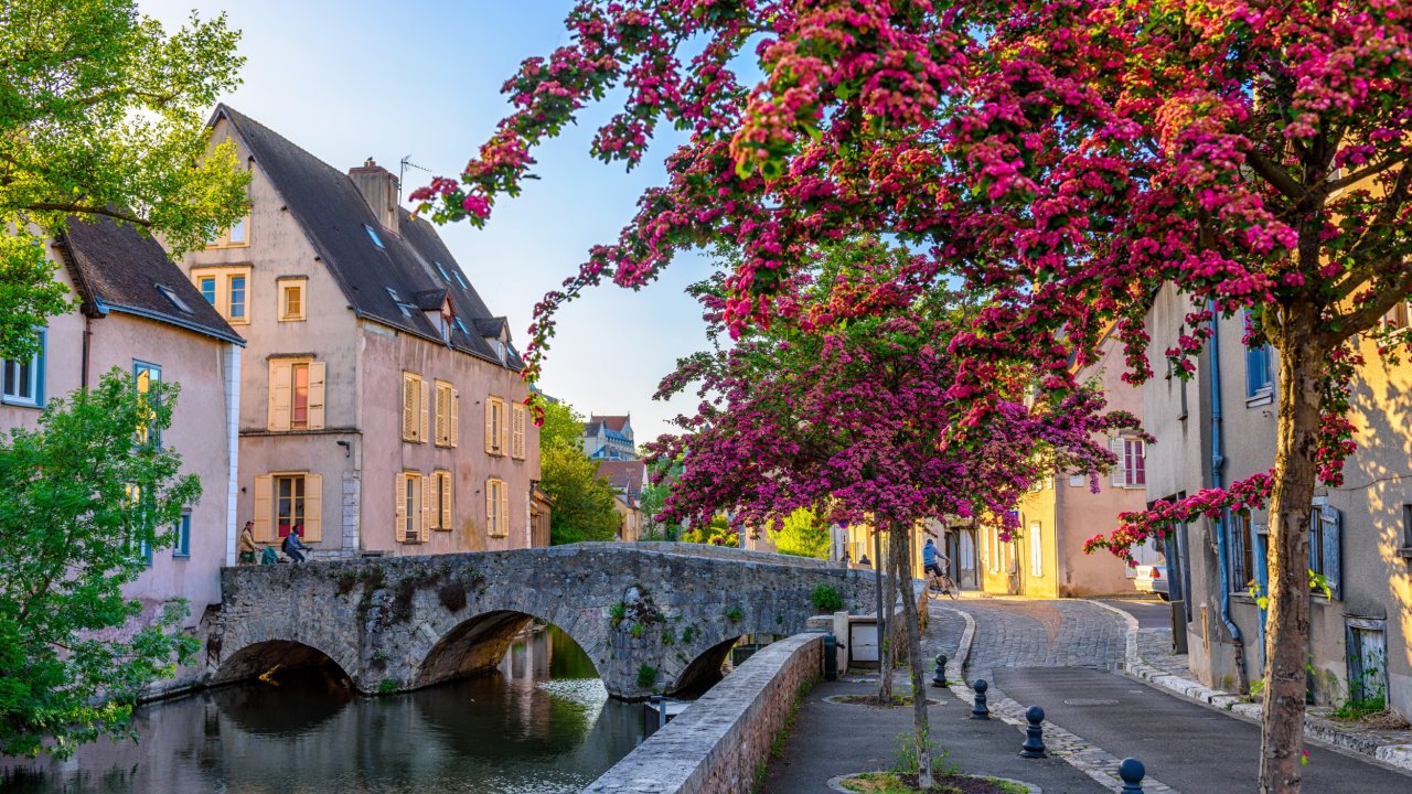 STUNT!⚡ Verblijf bij het historische stadje <b>Chartres</b> onder <b>Parijs</b> incl. ontbijt en diner