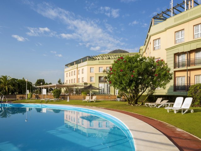 Stedentrip naar <b>Sevilla</b> incl. 4*-hotel met zwembad, vlucht en ontbijt