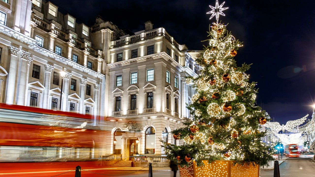 Bewonder de verlichte winkelstraten in <b>Londen</b> met kerst incl. vlucht
