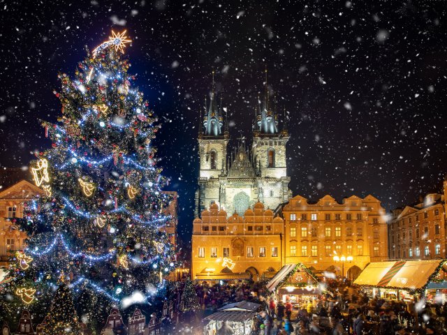 Ontdek de magische sferen tijdens de kerst in <b>Praag</b> incl. vlucht en ontbijt