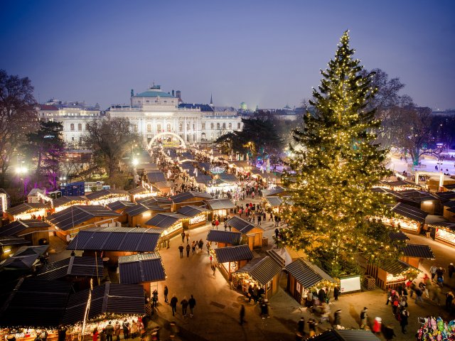 Bezoek de sfeervolle kerstmarkten in Wenen incl. vlucht en ontbijt