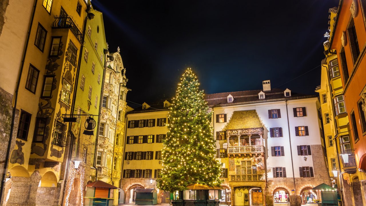 Magische kerst in <b>Innsbruck</b> met halfpension in een 4*-hotel in <b>Mutters</b>