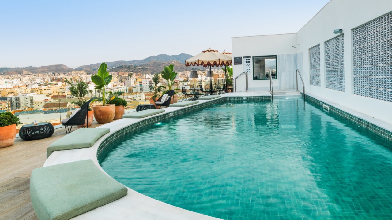 Stedentrip <b>Málaga</b> incl. vlucht, ontbijt en 4*-hotel met rooftopbar en zwembad