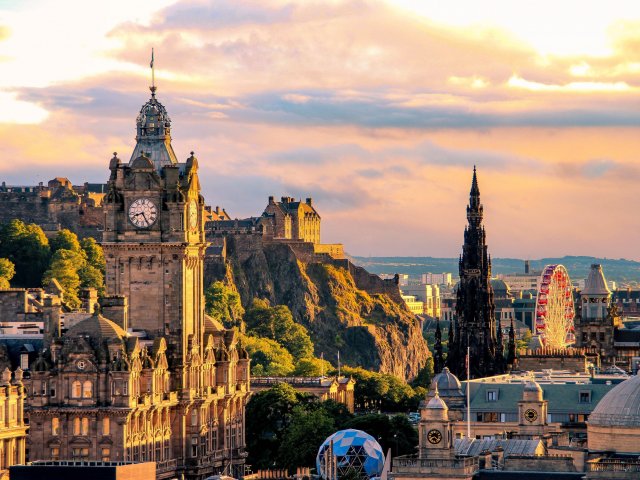 Ontdek het historische <b>Edinburgh</b> incl. vlucht
