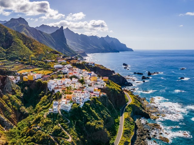 Geniet van de zon, zee en strand op <b>Tenerife</b> incl. ontbijt, vlucht en transfer