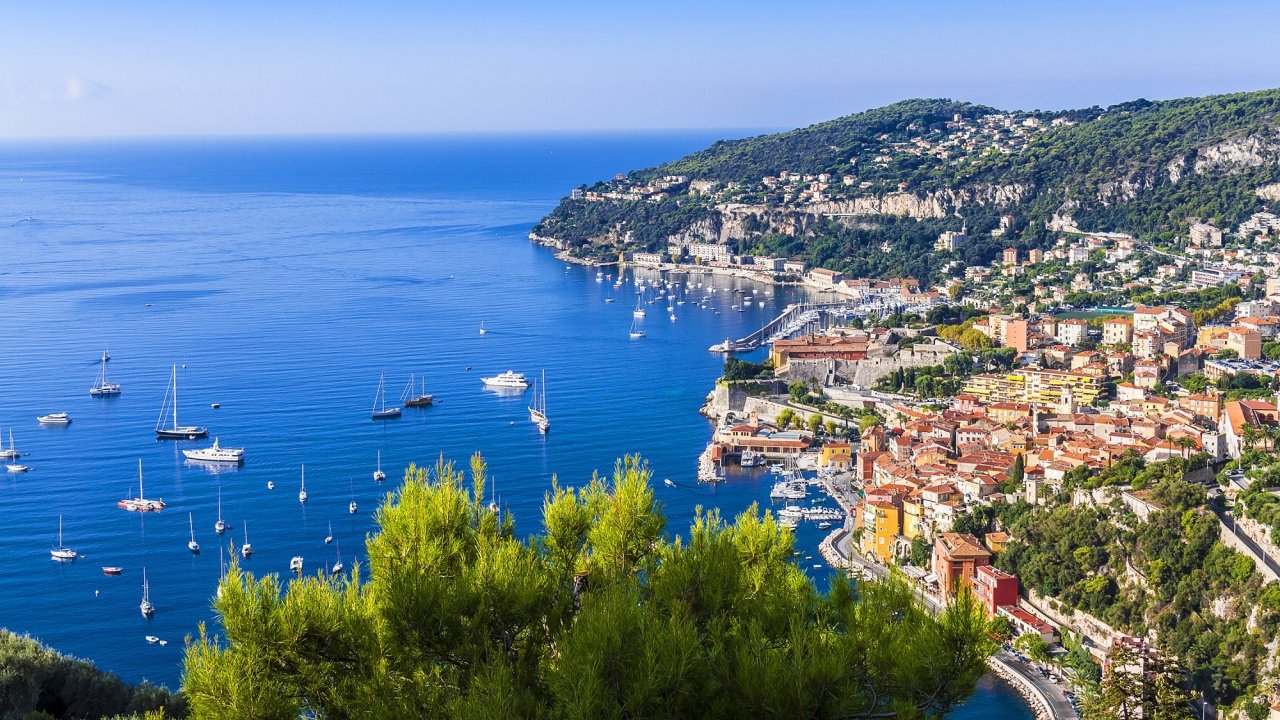 Geniet van stad en strand aan de <b>Côte d'Azur</b> in <b>Nice</b> incl. vlucht en ontbijt
