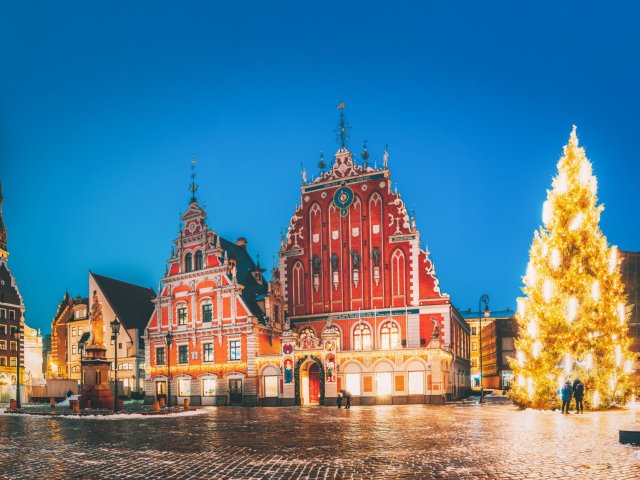 Ontdek sprookjesachtig Riga tijdens de kerstperiode incl. vlucht, ontbijt en extra's!