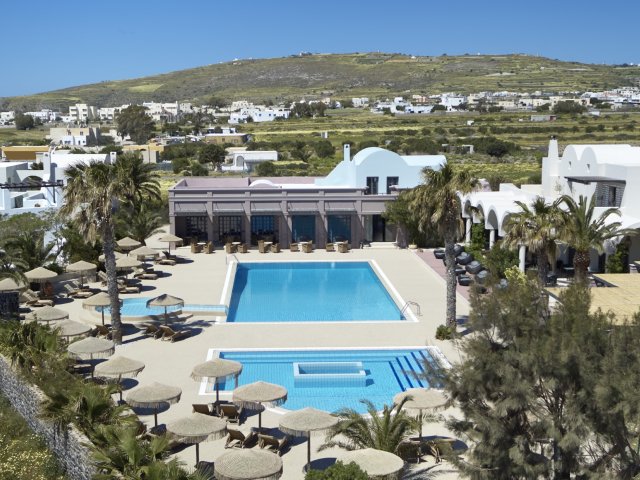 Luxe 5*-resort op het <b>Griekse Santorini</b> incl. vlucht en ontbijt of halfpension