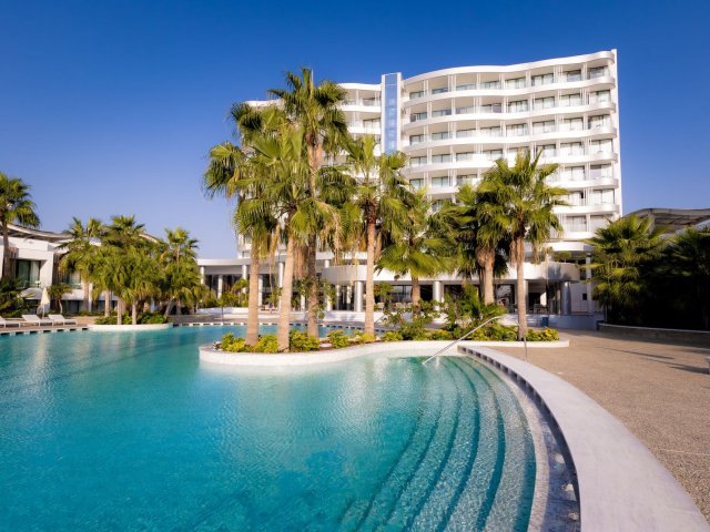 Verblijf in een luxe 5*-hotel op <b>Cyprus</b> incl. vlucht, transfer en ontbijt