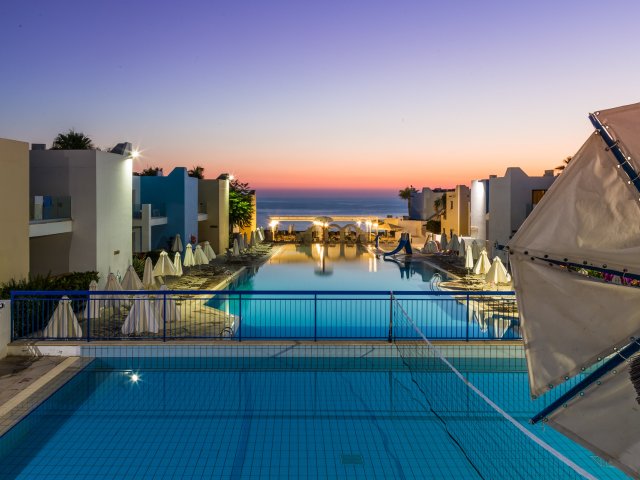 All-inclusive 4*-hotel nabij het authentieke <b>Paphos</b> op Cyprus incl. vlucht en transfer
