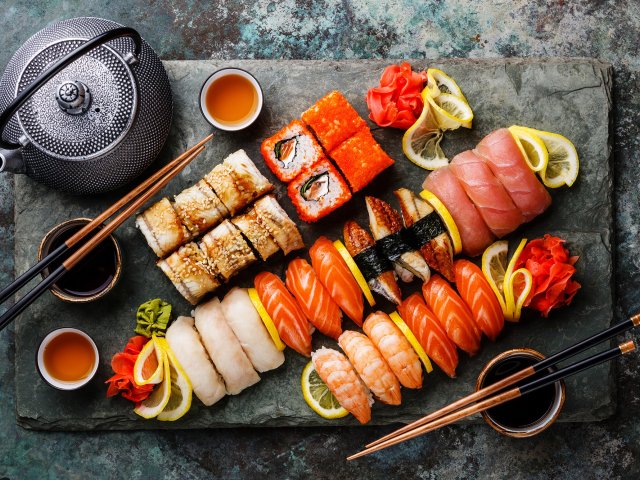 MEGA SUSHI DEAL! ⚡ Geniet in <b>Hoogeveen</b> incl. ontbijt en All You Can Eat Sushi