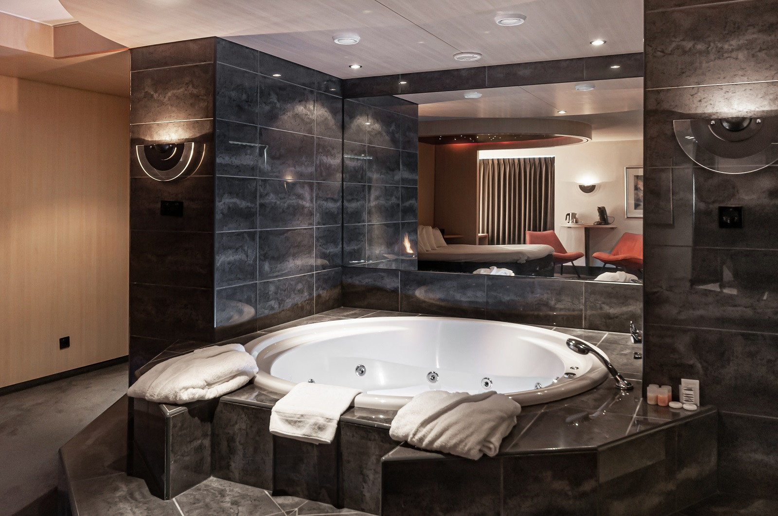 Hotel met jacuzzi op de kamer in Nederland Friesland  1
