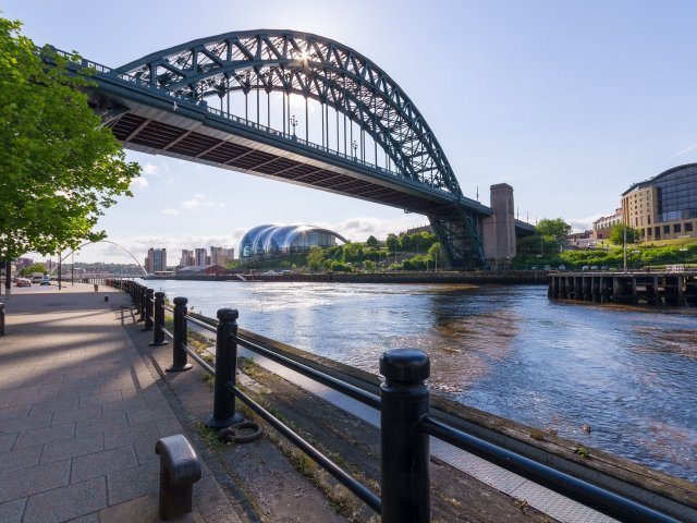 ⚡️Super deal!⚡️4-daagse Minicruise <b>Newcastle</b> incl. hotelovernachting