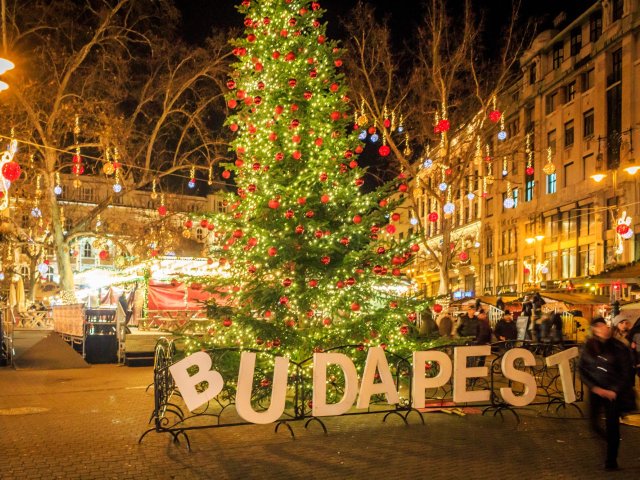 Ontdek de kerst in <b>Boedapest</b> incl. vlucht en ontbijt