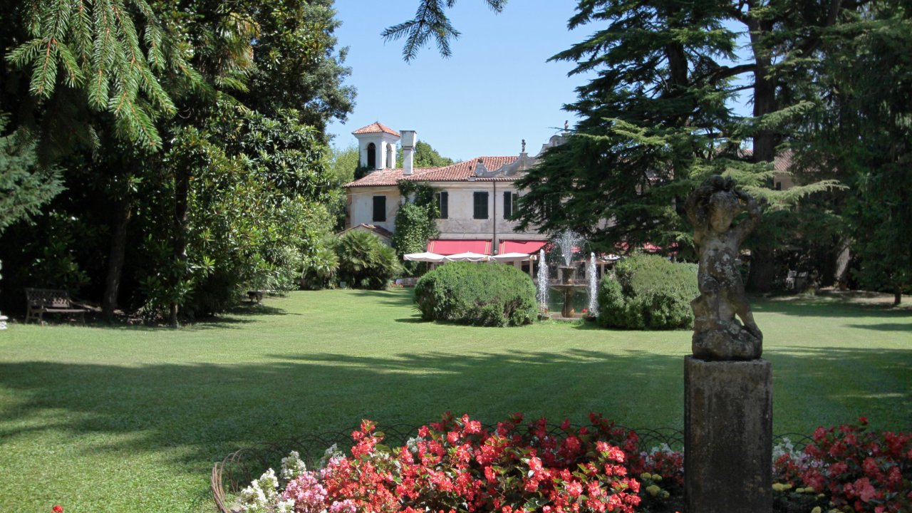 Villa Lupis