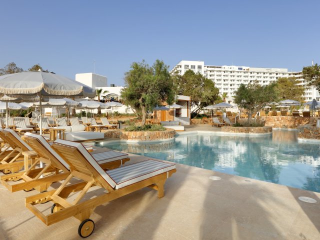 All-inclusive ontspannen in nieuw 5*-Adults Only hotel op Ibiza! Incl. vlucht en transfer
