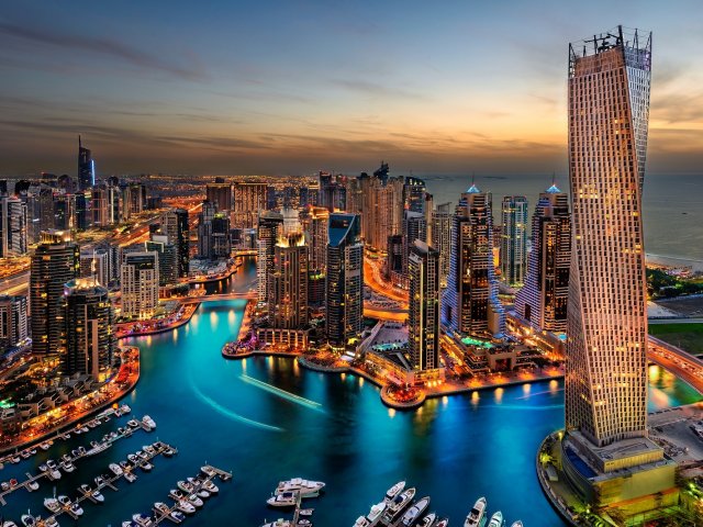 10-daagse luxe cruisereis vanaf Dubai naar Abu Dhabi en Muscat o.b.v. volpension of all-inclusive light