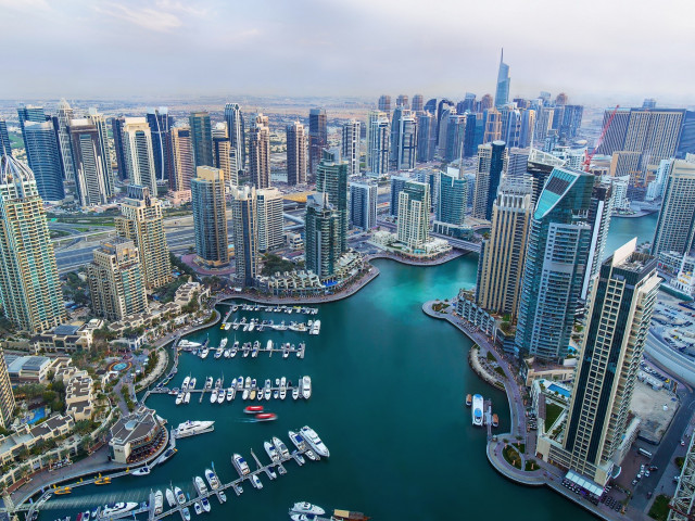 Luxe cruise <b>Verenigde Arabische Emiraten en Qatar</b> o.b.v. volpension incl. vlucht