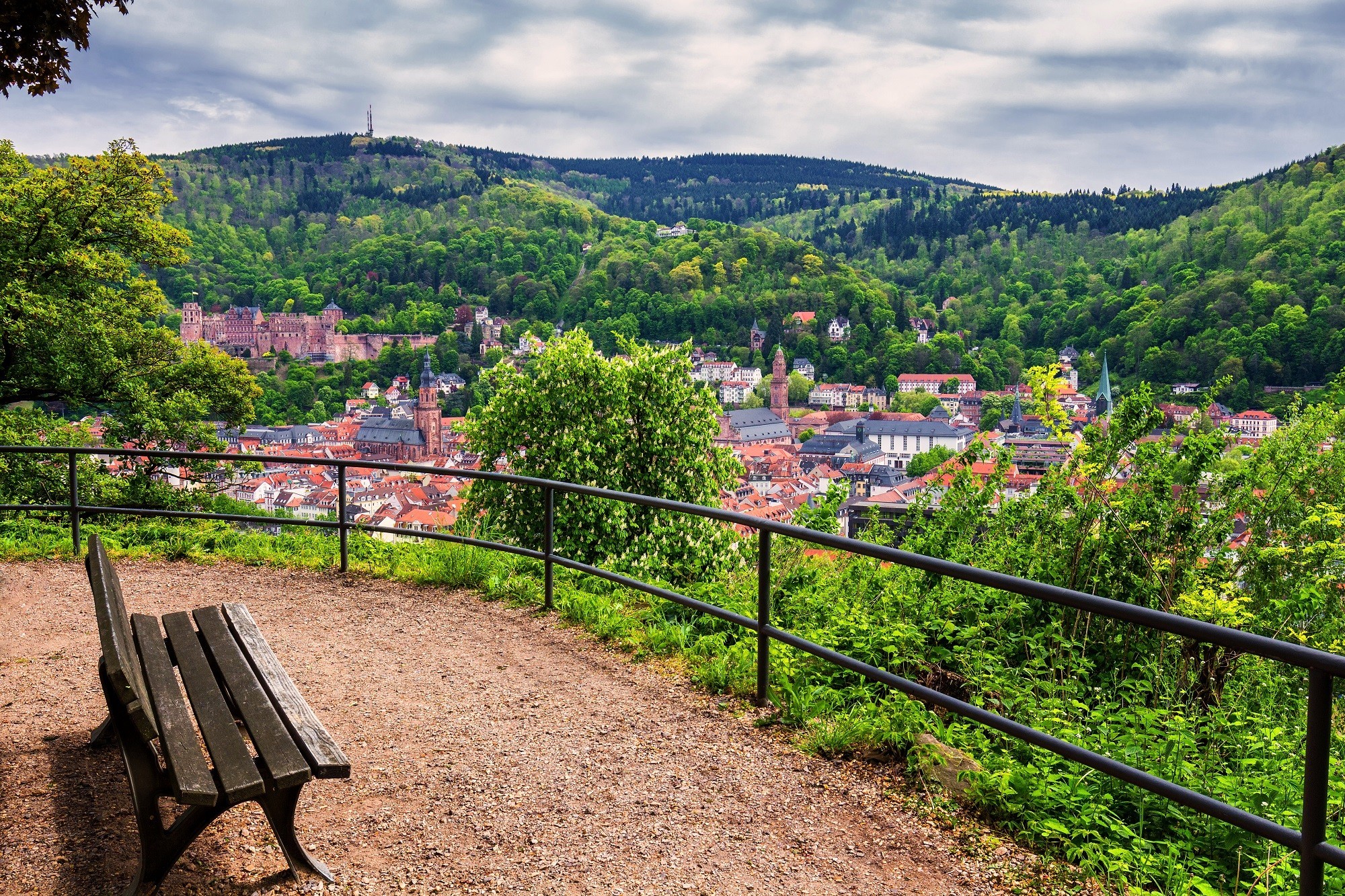 Ontdek Bergachtig Midden-Duitsland Nabij Heidelberg O.b.v. Halfpension