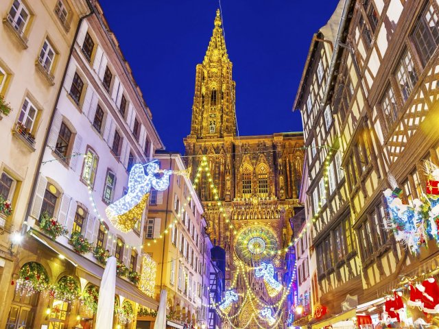 Bezoek de kerstmarkt in <b>Straatsburg</b> incl. 4*-hotel, ontbijt en wijnproeverij