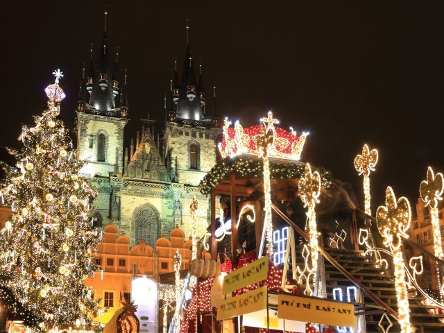 Ontdek de kerstsfeer in <b>Praag</b> incl. vlucht en ontbijt