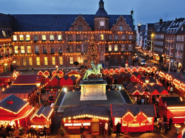 Geniet in een 4*-hotel en ga kerstshoppen in <b>Düsseldorf</b> incl. ontbijt