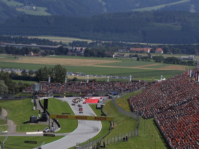 <b>Grand Prix van Oostenrijk</b> incl. Tourist Class busvervoer, camping en F1 weekendticket