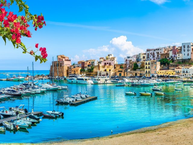 Luxe cruise vanaf <b>Marseille naar Barcelona, Mallorca, Sicilië en Italië</b> o.b.v. volpension