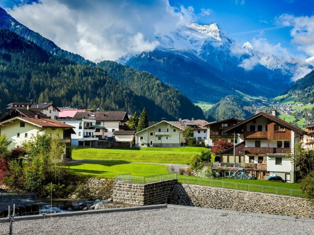 Geniet van een vakantie o.b.v. halfpension in <b>Mayrhofen</b> in het hart van <b>Tirol</b>
