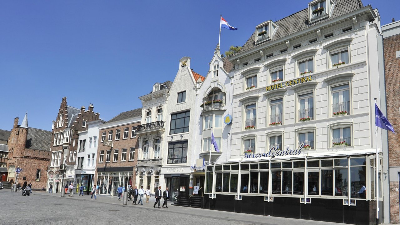 4*-hotel aan de Markt in hartje <b>Den Bosch</b> incl. ontbijt en een diner