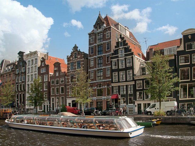 Geniet van <b>Amsterdam</b> midden in het centrum o.b.v. logies