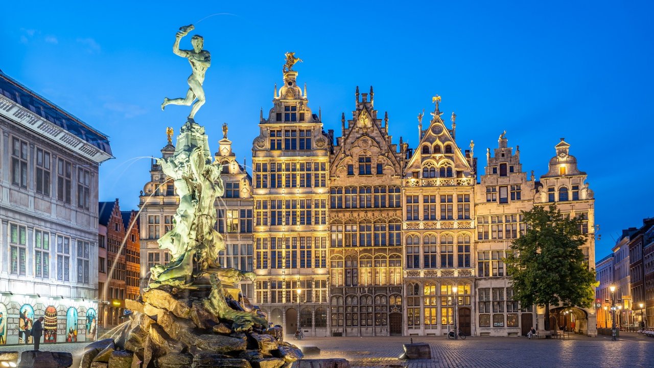 STUNT! ⚡ Ontdek de historische binnenstad van <b>Antwerpen</b> incl. ontbijt