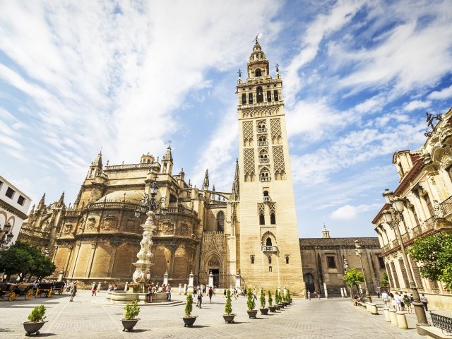 4*-stedentrip naar <b>Sevilla</b> incl. vlucht, ontbijt en fietstour