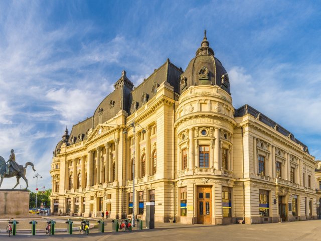 Bezoek de culturele stad <b>Boekarest</b> met verblijf in een 4*-hotel incl. vlucht