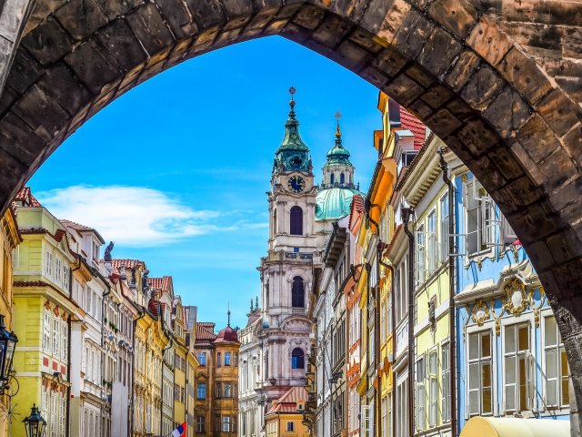 Verblijf in het hart van het historische centrum van <b>Praag</b> incl. vlucht en ontbijt