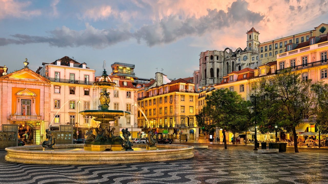 Ontdek de vele mooie plekken in <b>Lissabon</b> incl. vlucht, ontbijt en fietstour