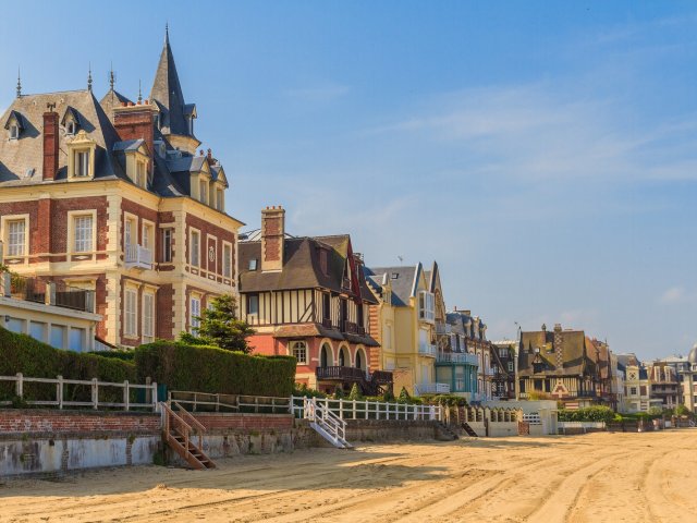 FLASHDEAL ⚡ 4*-hotel aan het strand van <b>Trouville-sur-Mer</b> in Normandië incl. ontbijt
