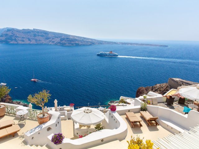 4*-Adults only vakantie op het schitterende eiland <b>Santorini</b> incl. vlucht, transfer en ontbijt