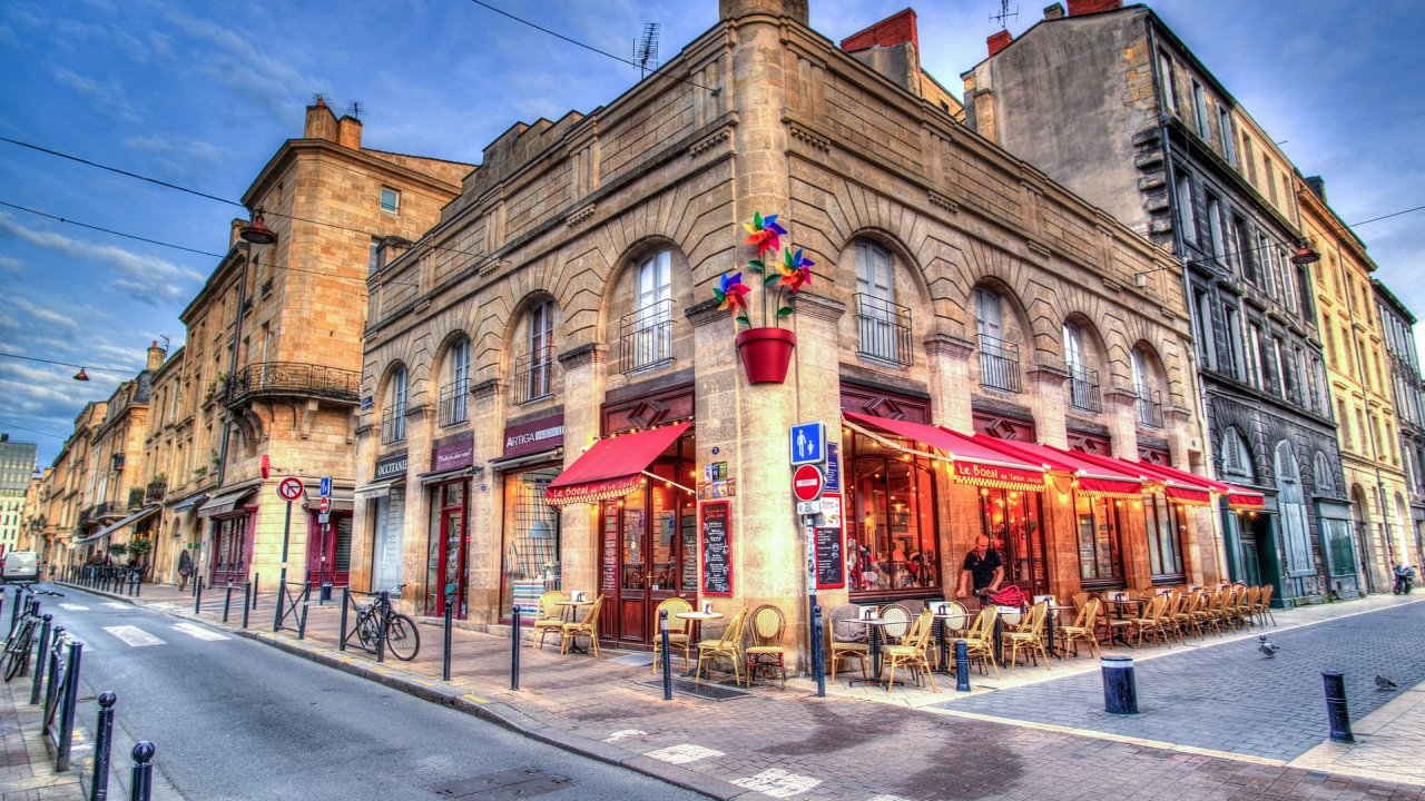 Verken de prachtige stad in Frankrijk: <b>Bordeaux</b> incl. vlucht en ontbijt